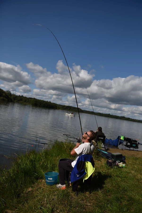 Pêche au feeder au lac de Chancelade