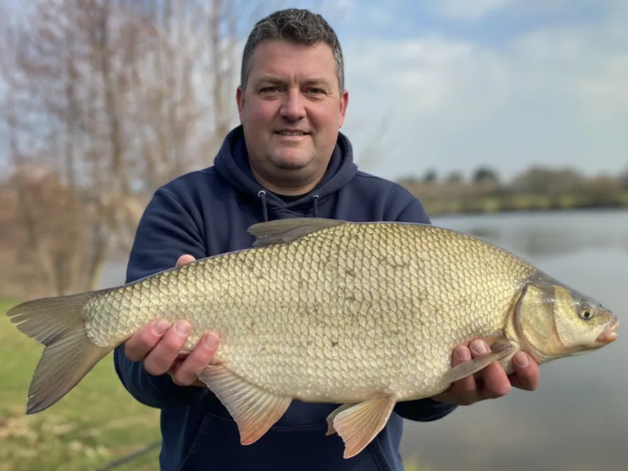 Pêche de la brème à l'anglaise