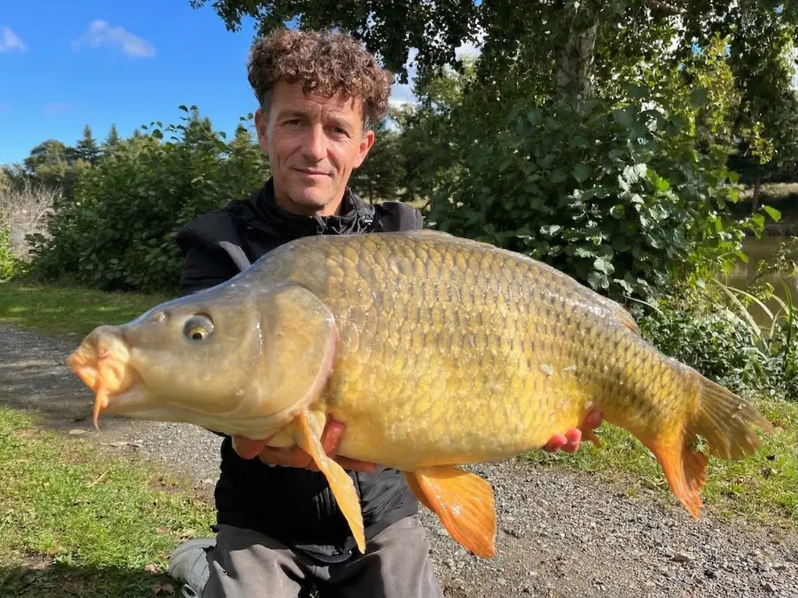 Carpiste en stage de pêche