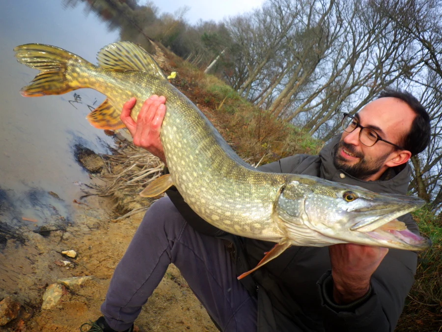 Stage de pêche au brochet en Avergne